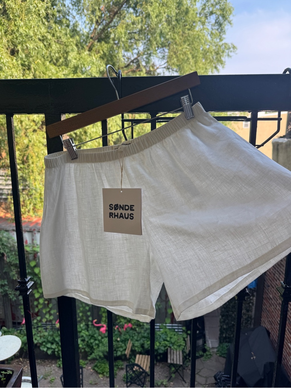 Sønderhaus White Linen Shorts - Picture 2 of 5